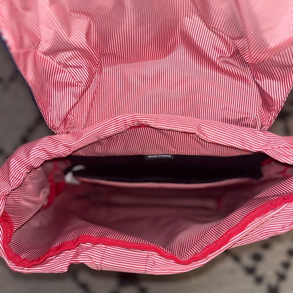 NWT Herschel Little America Backpack in Navy Blue - Picture 3 of 8